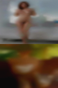 Naravalenza, naked woman